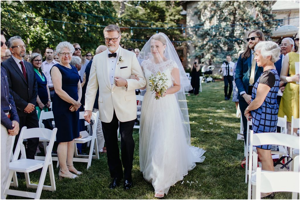 Minneapolis St. Paul Light and Airy Looks like film wedding photographer