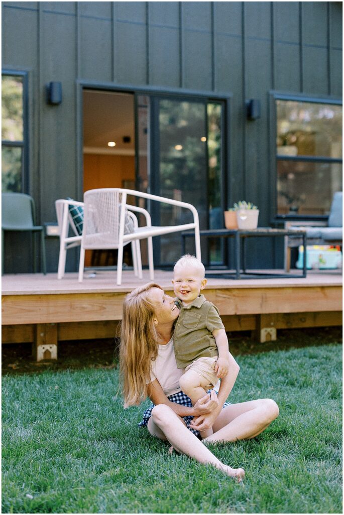 Minneapolis light and airy family photographer