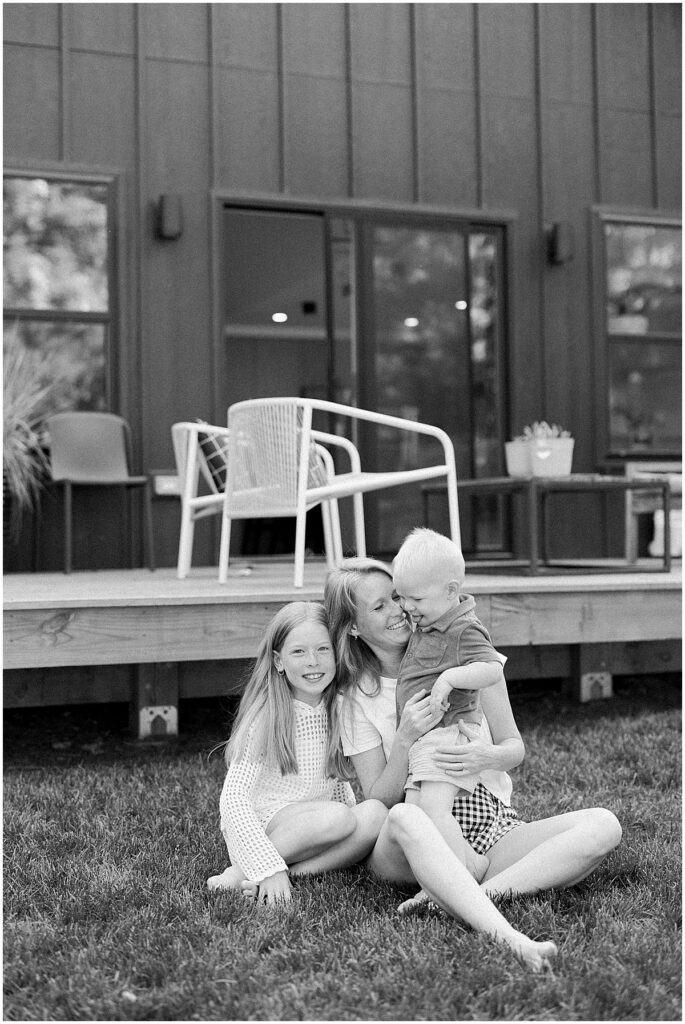 Minneapolis light and airy family photographer